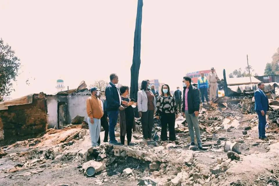 Read more about the article ከንቲባ አዳነች አቤቤ ሀብተጊዮርጊስ ድልድይ በተለምዶ ኬሻ በጠረባ ተብሎ በሚጠራው አካባቢ በእሳት አደጋ የደረሰውን ጉዳት ተመለከቱ