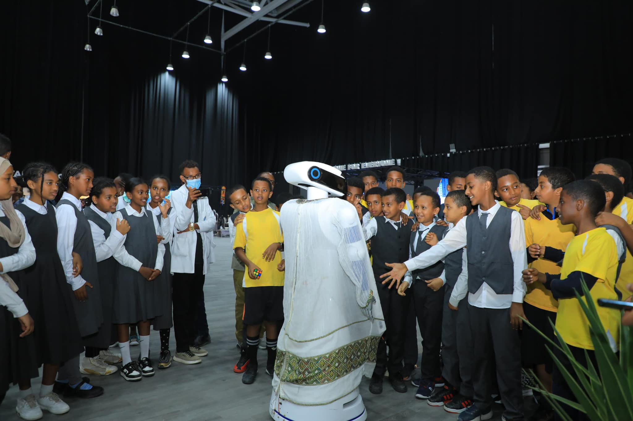 Read more about the article ከአዲስ አበባ ከተማ የተወጣጡ መምህራን እና ተማሪዎች አዲስ ኢንተርናሽናል ኮንቬሽን ማዕከልን ጎበኙ