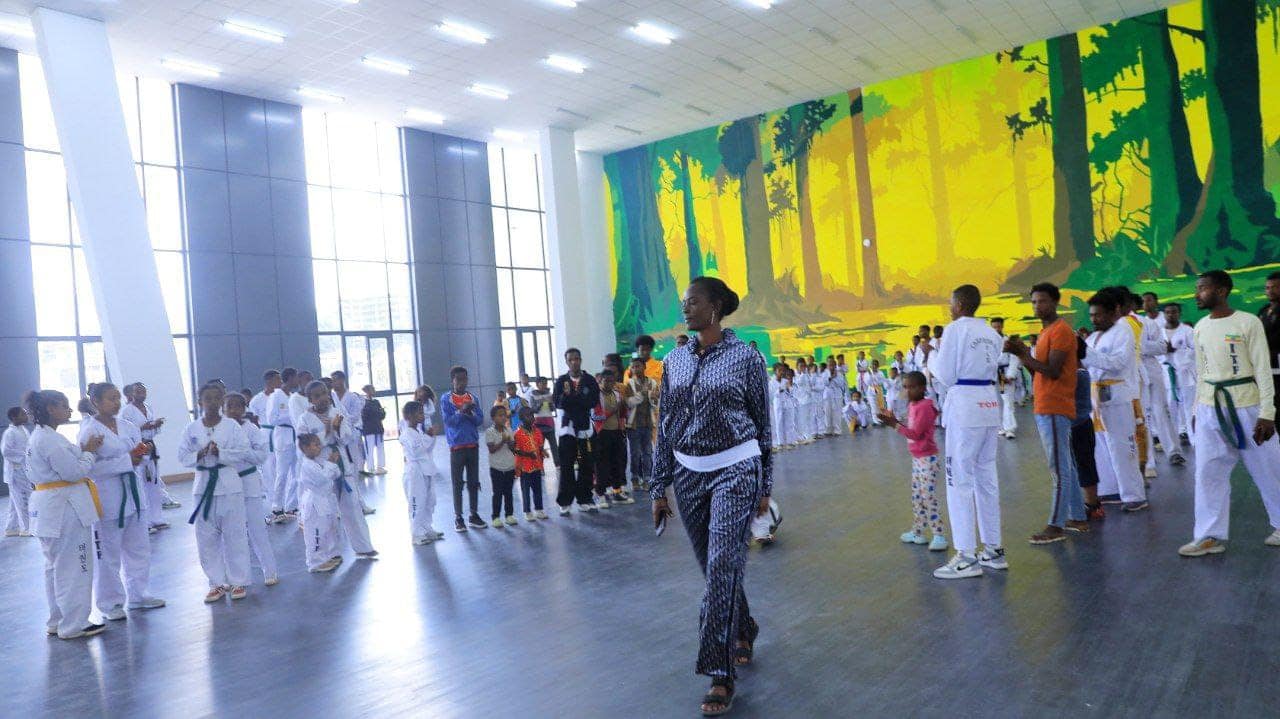 Read more about the article የአዲስ አበባ ከተማ መምህራን ማህበርን ጨምሮ የተለያዩ ማህበረሰብ ክፍሎች የአዲስ አለም አቀፍ ኮንቬንሽን ማዕከልን ጎበኙ