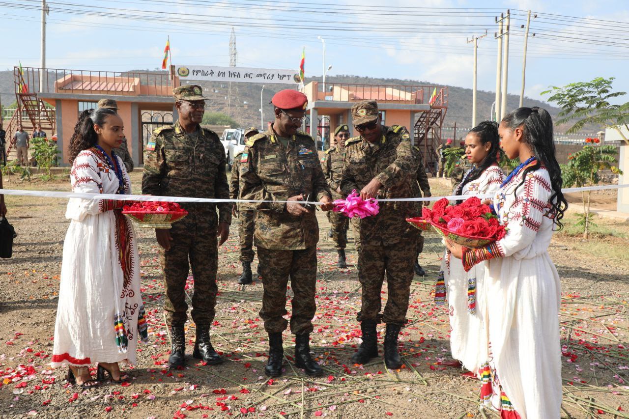 Read more about the article በድሬዳዋ የተገነባ የምስራቅ ዕዝ ክፍለ ጦር መኖሪያ መንደር ተመረቀ