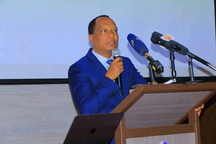 Read more about the article የትራንስፖርትና ሎጂስቲክስ አገልግሎት መቀላጠፍ የወጪና ገቢ ንግድ ሚዛንን ለማስጠበቅ ወሳኝ ነው-ዓለሙ ስሜ (ዶ/ር)