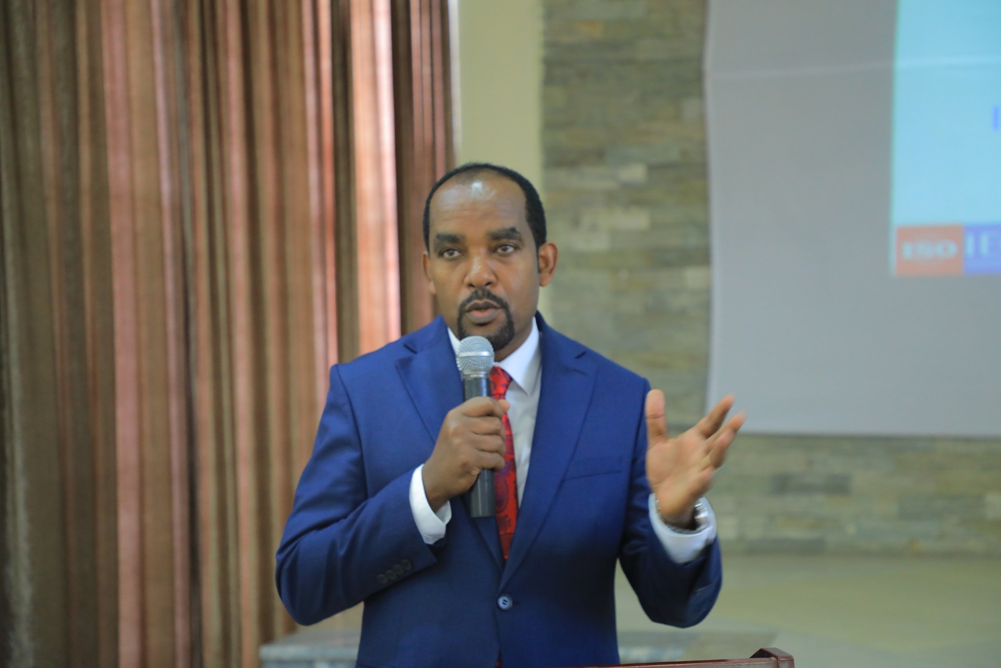 Read more about the article “ዓለም አቀፍ ደረጃቸውን የጠበቁ ተቋማትን ለመፍጠር በትኩረት እየተሰራ ነው”- ተሻለ በሬቻ (ዶ/ር)