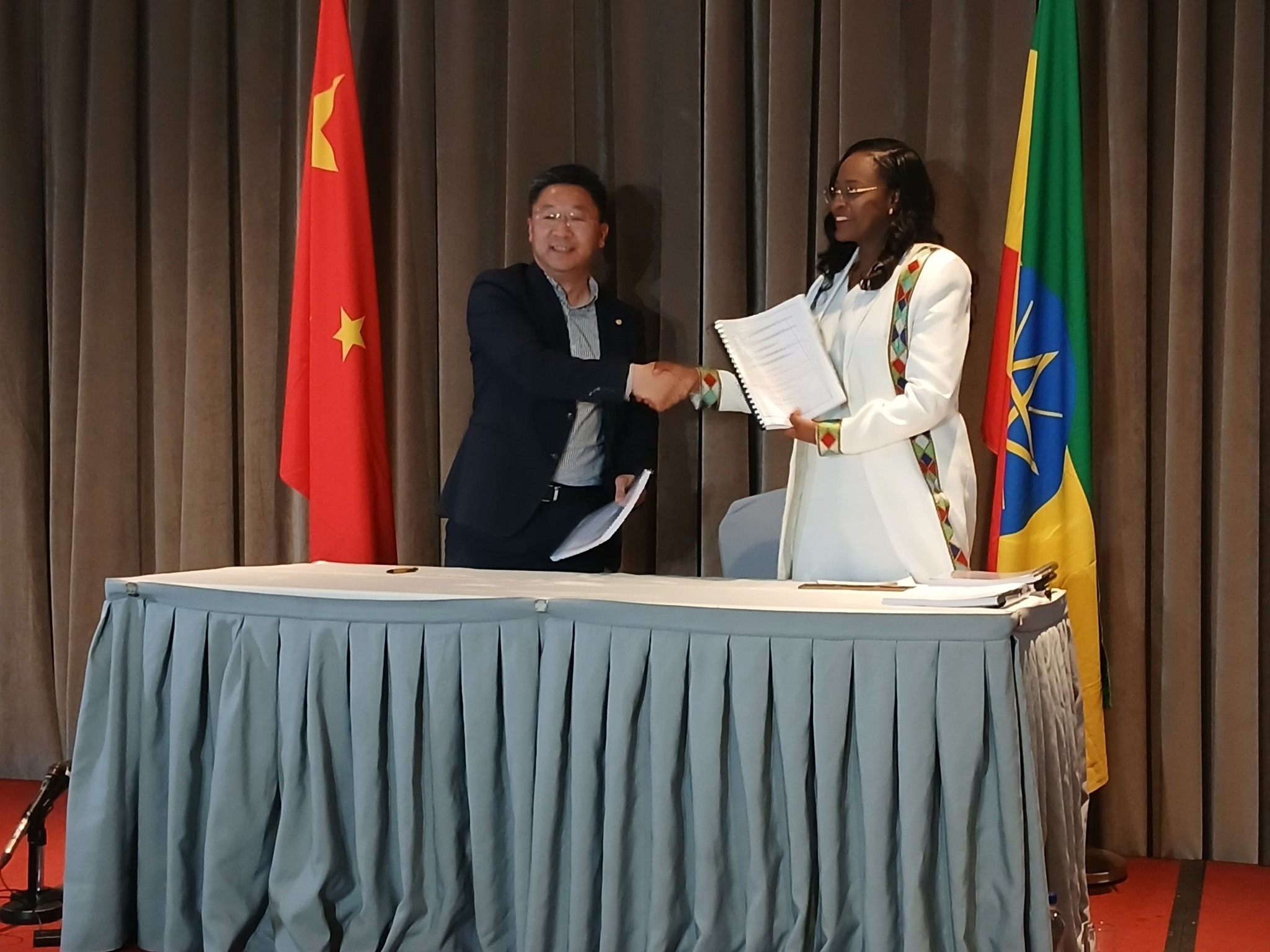 Read more about the article የአደይ አበባ ስታዲየም ቀሪ ስራዎችን ከሁለት ዓመታት ባነሰ ጊዜ ውስጥ ለማጠናቀቅ እንደሚሰራ ተገለጸ