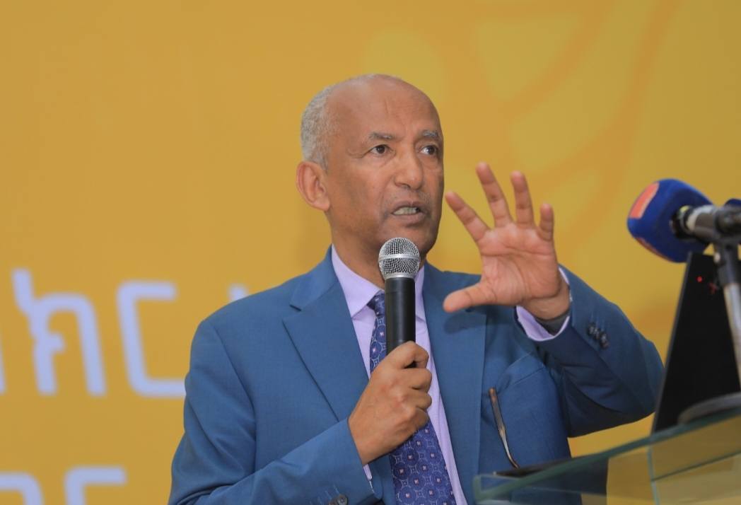 Read more about the article ለኢትዮጵያ ዘላቂ ሰላም መረጋገጥ በጋራ እንስራ – ዋና ኮሚሽነር መስፍን አርዓያ (ፕሮፌሰር)