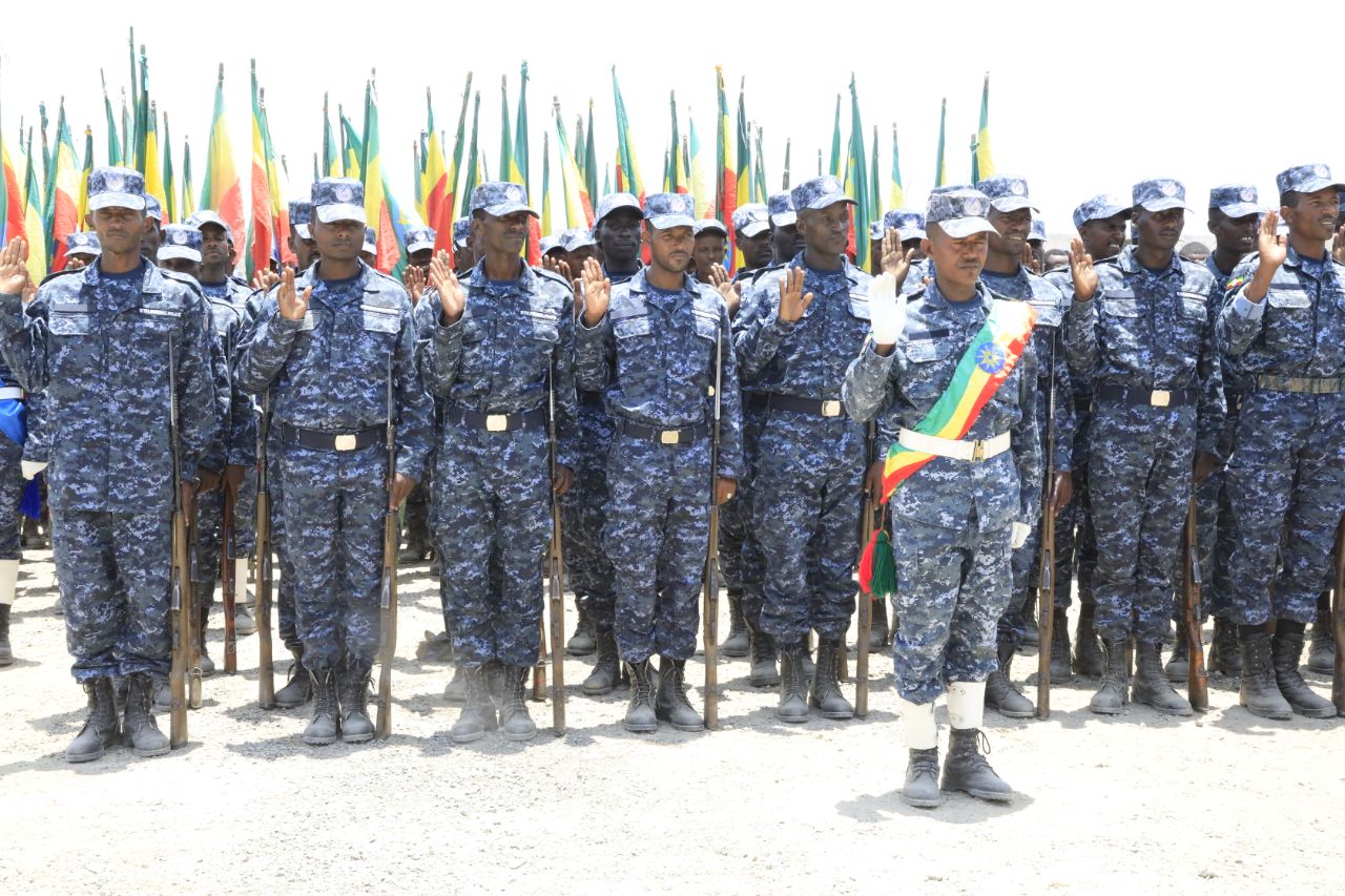 Read more about the article የተሀድሶ ስልጠና የወሰዱ የፌደራል ፖሊስ አባላት ተመረቁ