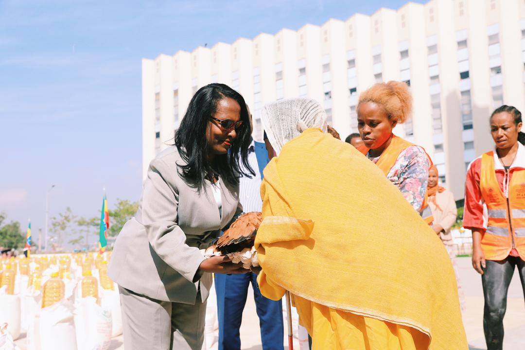 Read more about the article የአዲስ አበባ ከተማ አስተዳደር የትንሳኤ በዓልን ምክንያት በማድረግ ለ200ሺ ዜጎች ማዕድ አጋራ