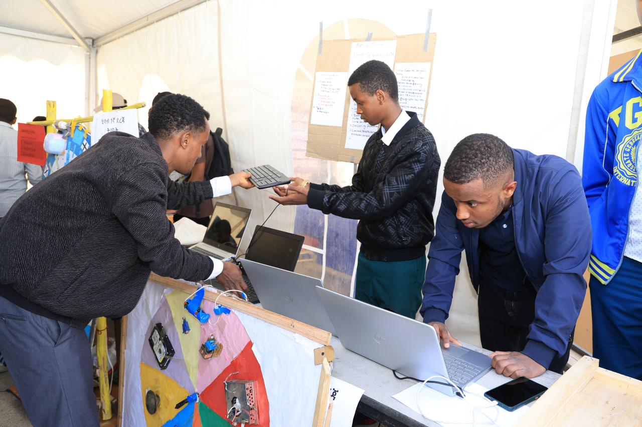 Read more about the article ከንቲባ አዳነች አቤቤ 10ኛው የሳይንስ እና የፈጠራ ስራ ኤግዚቢሽንን አስጀመሩ