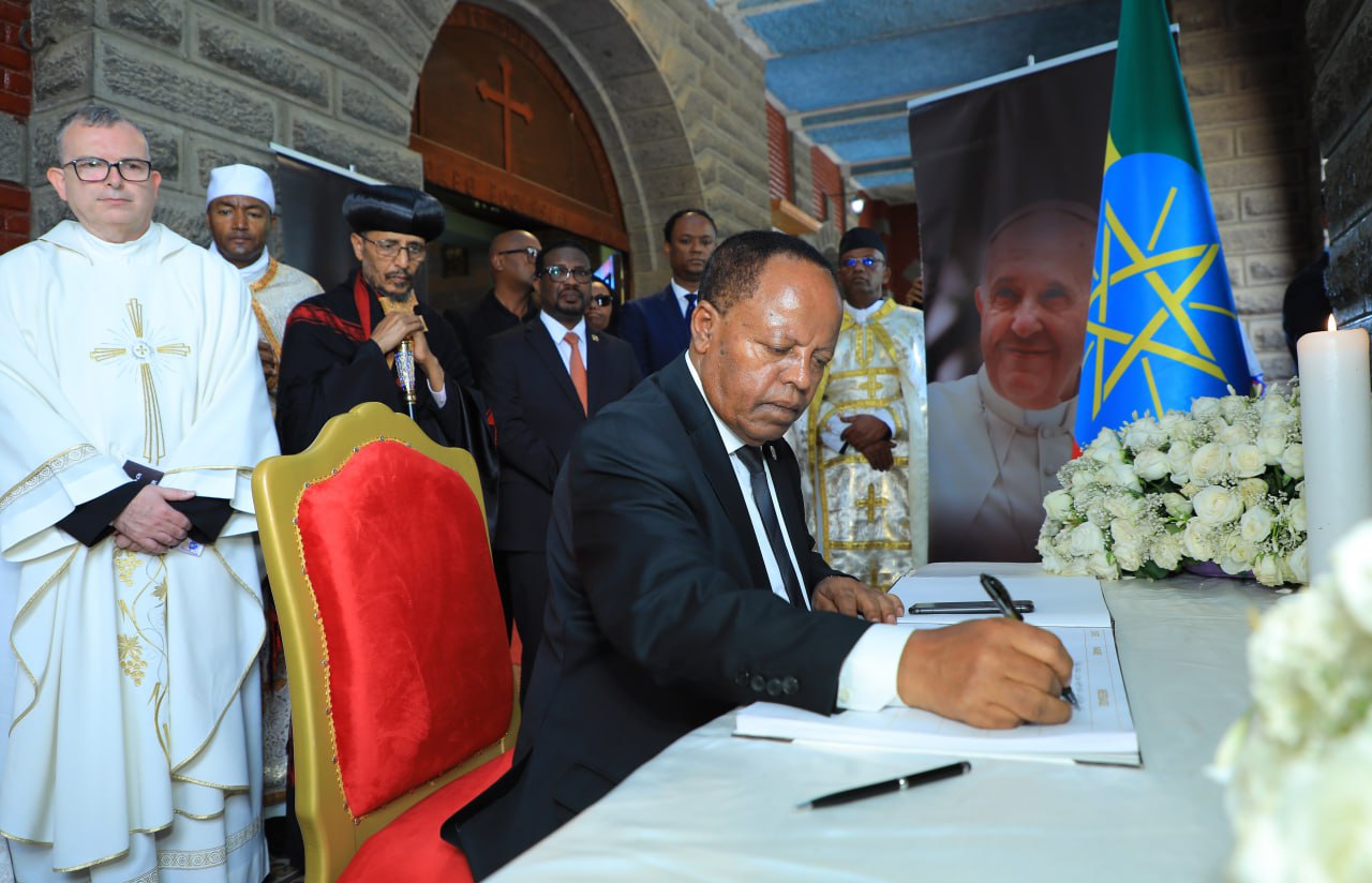 Read more about the article የኢፌዴሪ ፕሬዝዳንት ታየ አፅቀሥላሴ የሮም ካቶሊካዊት ቤተክርስቲያ ሊቀጳጳስ ፍራንሲስ ህልፈት የተሰማቸው ሀዘን ገለፁ