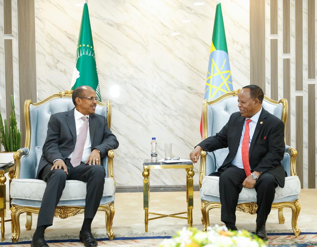 Read more about the article ፕሬዚዳንት ታየ አፅቀሥላሴ ከአፍሪካ ሕብረት ሊቀመንበር ማህሙድ አሊ ዩሱፍ ጋር ተወያዩ