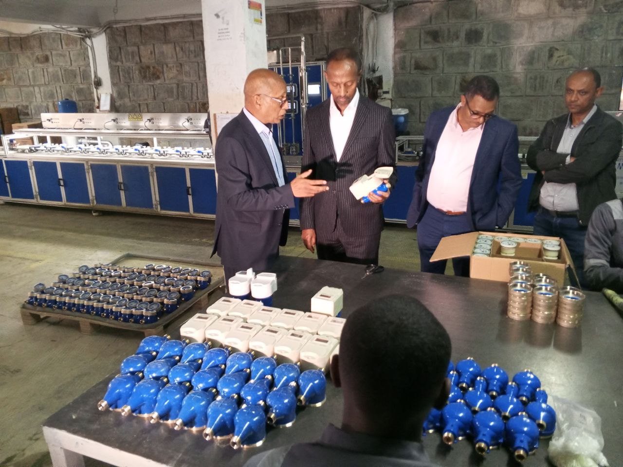 Read more about the article ከውጭ የሚገቡ ምርቶችን ለሚተኩ አምራች ኢንዱስትሪዎች ትኩረት ተሰጥቷል – አቶ መላኩ አለበል