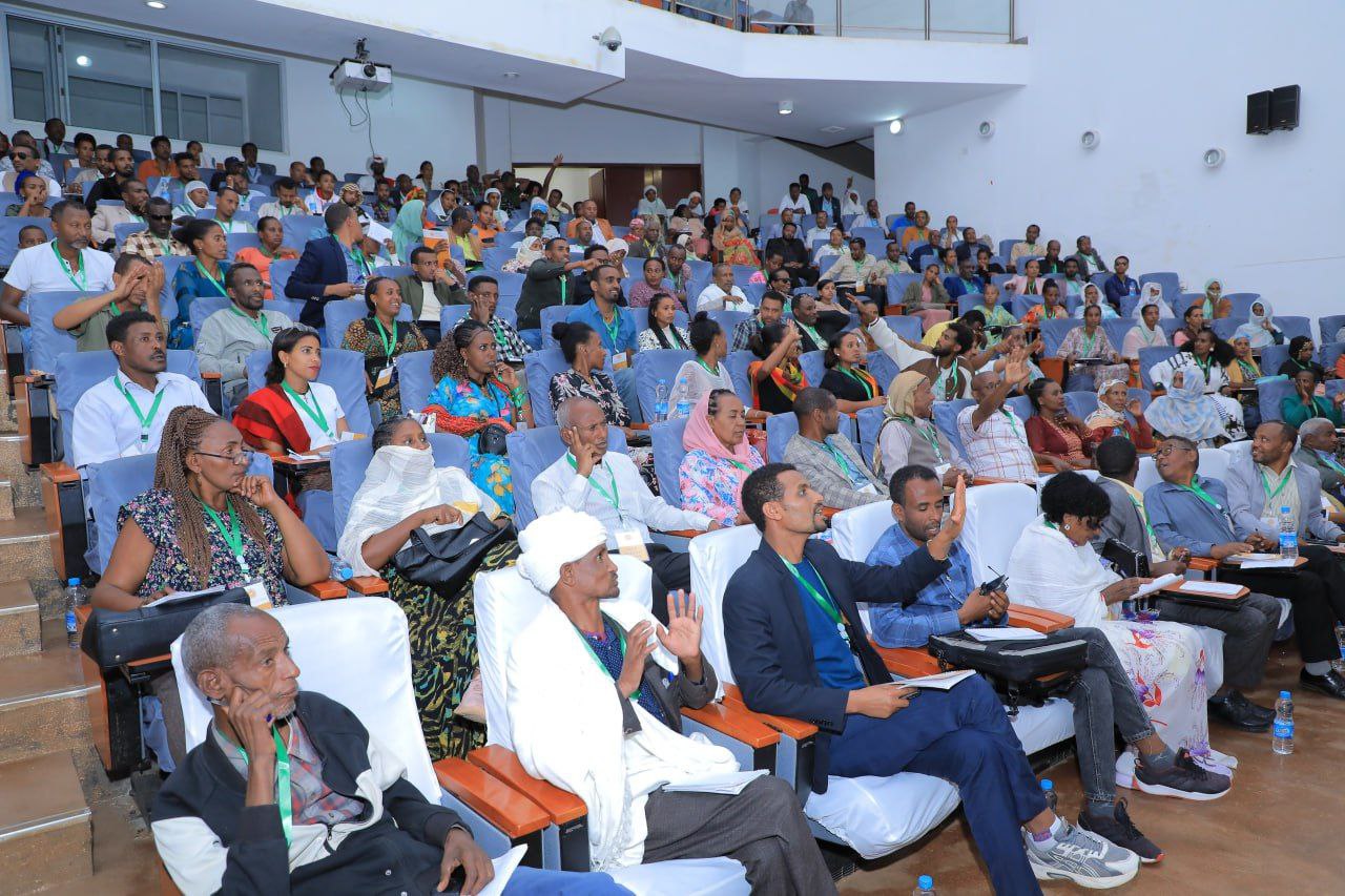 Read more about the article የባለድርሻ አካላት ወኪሎች አጀንዳዎቻቸውን በቡድን እያደራጁ ነው