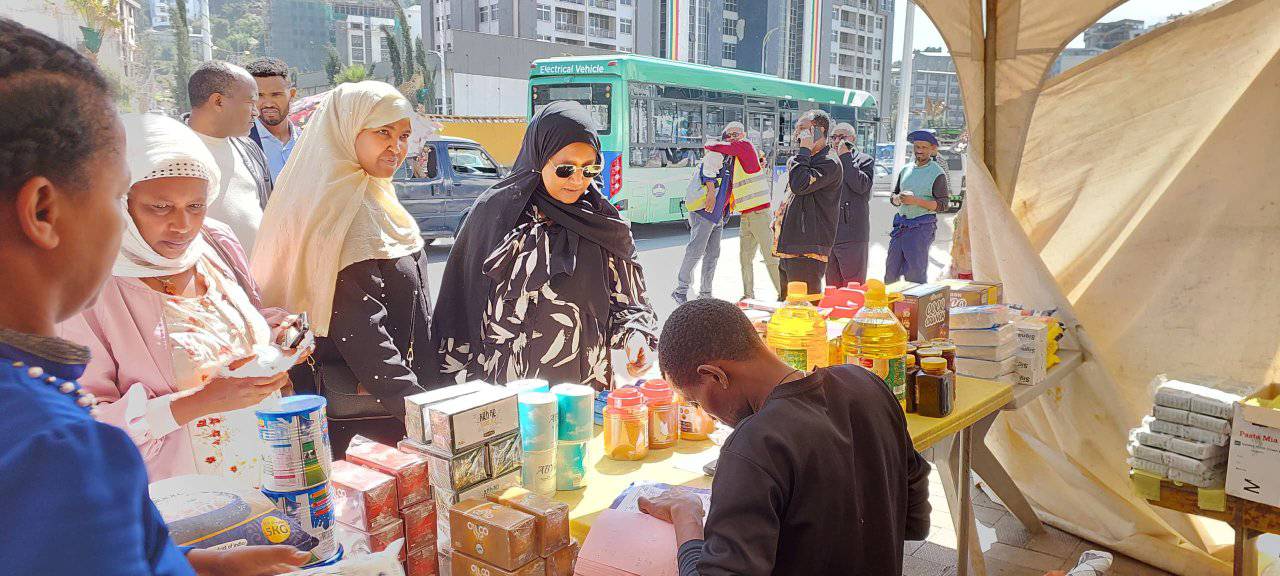 Read more about the article አፈ ጉበኤ ወ/ሮ ቡዜና አልከድር እና የምክር ቤቱ ከፍተኛ አመራሮች የከተማዋን የበአል ግብይት እንቀስቃሴ ጎበኙ