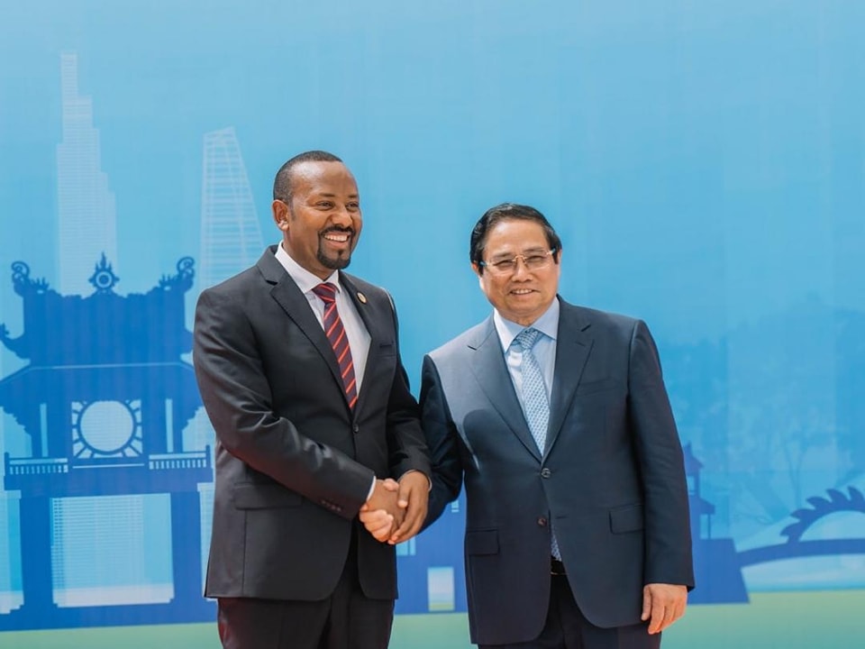Read more about the article “ዘላቂ እና ሕዝብን ማዕከል ያደረገ አረንጓዴ ሽግግር” በሚል ጭብጥ እየተካሄደ ባለው የ2025 ፒ4ጂ ቬይትናም ጉባኤ የአየር ንብረት ጥበቃን ለማራመድ አስፈላጊ የሆኑ ሶስት ቁልፍ የተግባር ነጥቦችን አፅንዖት ሰጥቼ አንስቻለሁ – ጠቅላይ ሚኒስትር አቢይ አሕመድ (ዶ/ር)