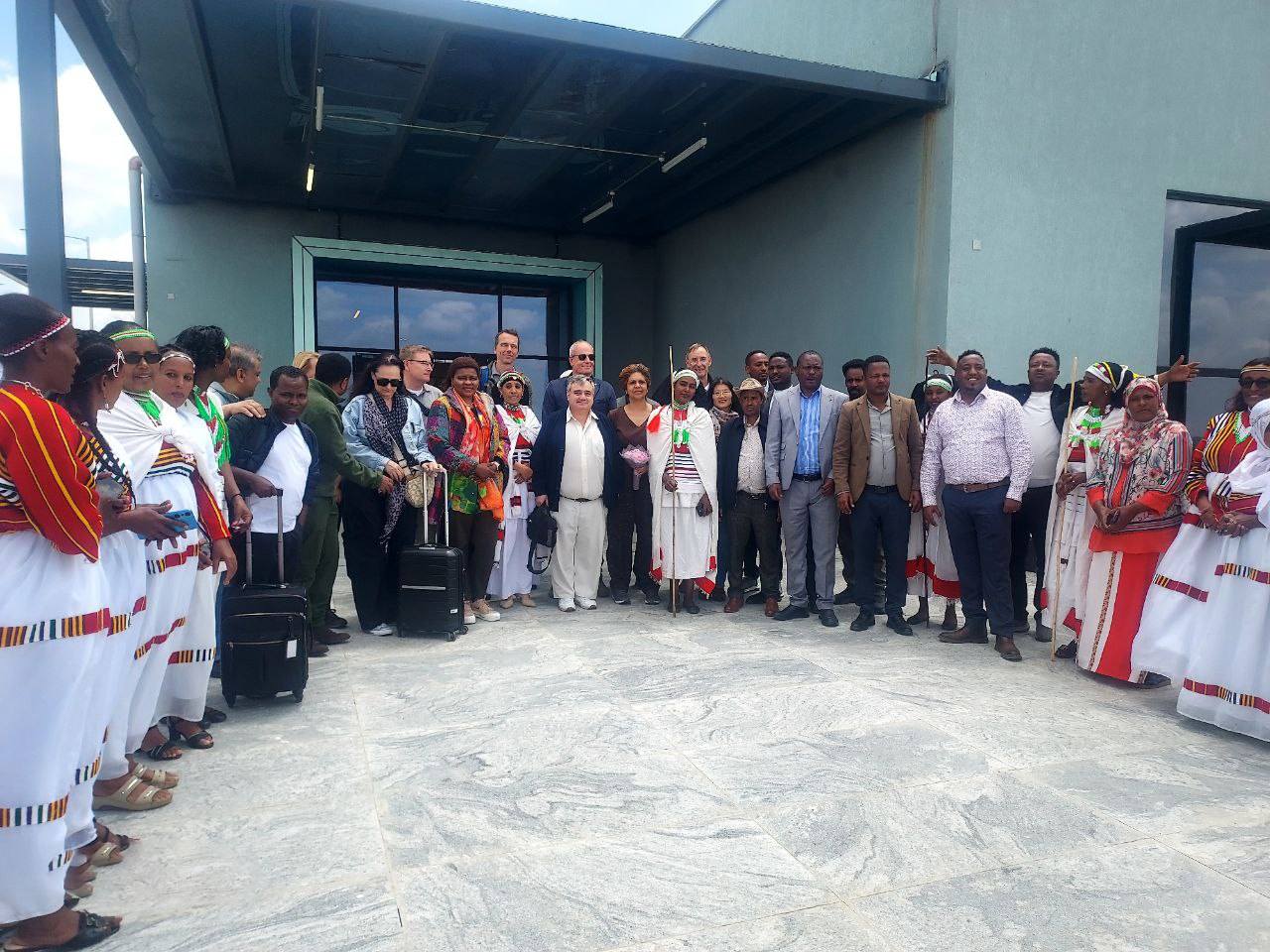 Read more about the article የተለያዩ የውጭ ሀገራት አምባሳደሮች የባሌ ተራሮች ብሔራዊ ፓርክን ለመጎብኘት ሮቤ ከተማ ገቡ