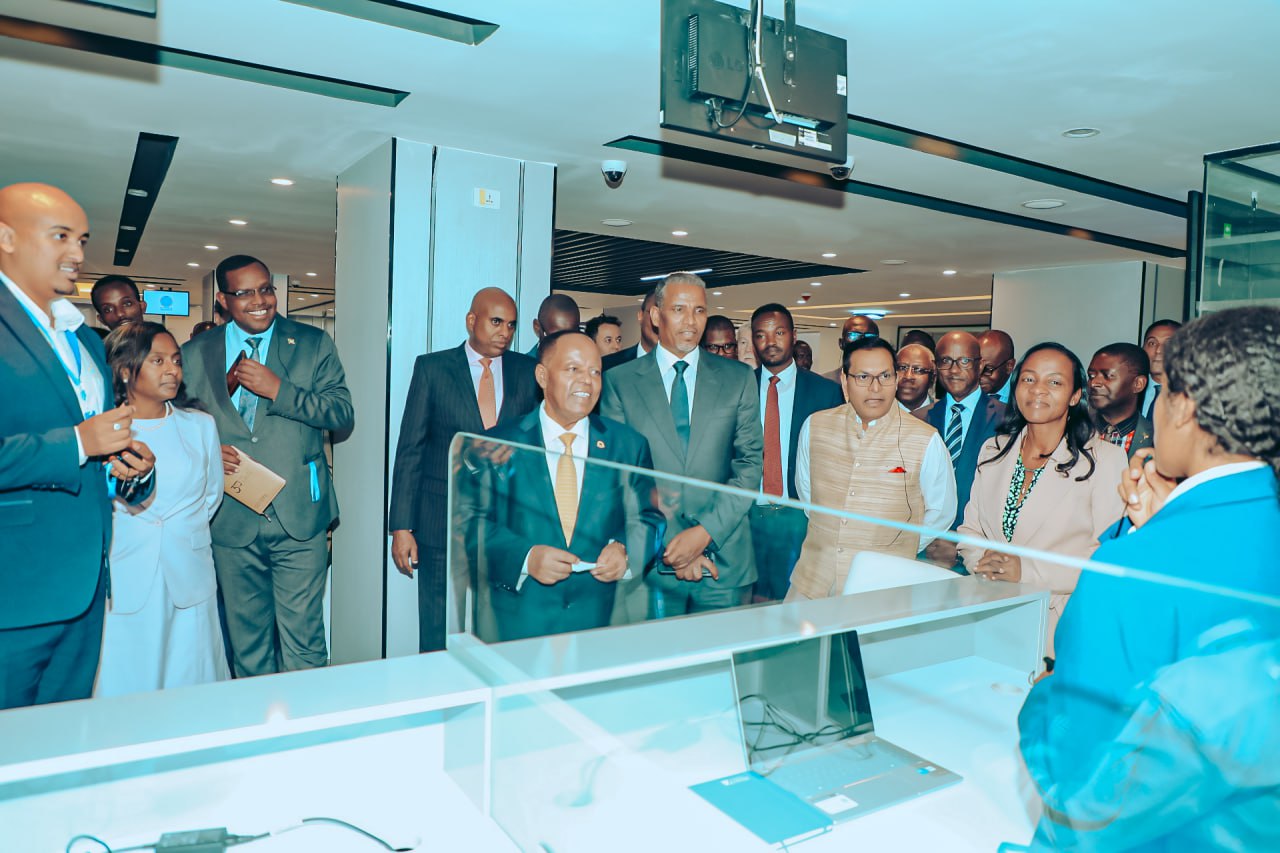 Read more about the article መሶብ የአንድ ማዕከል አገልግሎት ሰዎች ጊዜያቸውን በአግባቡ እንዲጠቀሙ የሚያስችል ነው -አምባሳደሮች