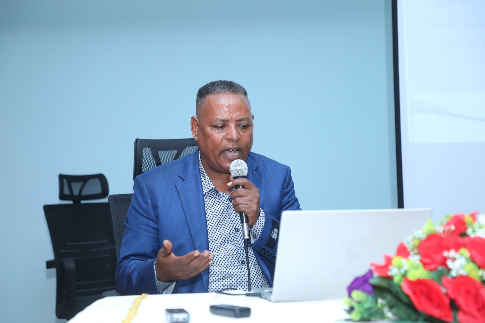 Read more about the article በኦሮሚያ ክልል የከተማ እና የገጠር ነዋሪዎችን ተጠቃሚ ያደረጉ የንጹህ መጠጥ ውሃ መሰረተ ልማት ስራዎች እየተገነቡ መሆናቸዉ ተገለጸ