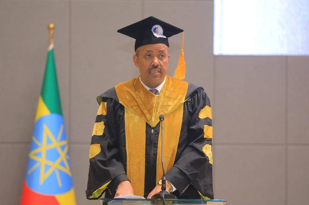 Read more about the article ተመራቂዎች ሥራ ጠባቂ ሳይሆን ሥራ ፈጣሪ በመሆን ከራሳቸው አልፈው ለህዝብና ለሀገር ዕድገት የበኩላቸውን እንዲያበረክቱ የኮተቤ የትምህርት ዩኒቨርሲቲ ፕሬዚዳንት አሳሰቡ