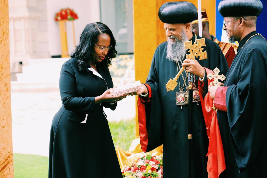 Read more about the article ከተማ አስተዳደሩ በእርጅና ምክንያት በፈረሰዉ ህንፃ ምትክ ያስገነባውን ሁለገብ ህንጻ ለኢትዮጵያ ኦርቶዶክስ ተዋህዶ ቤተ ክርስቲያን ማስረከባቸውን ከንቲባ አዳነች አቤቤ ገለጹ