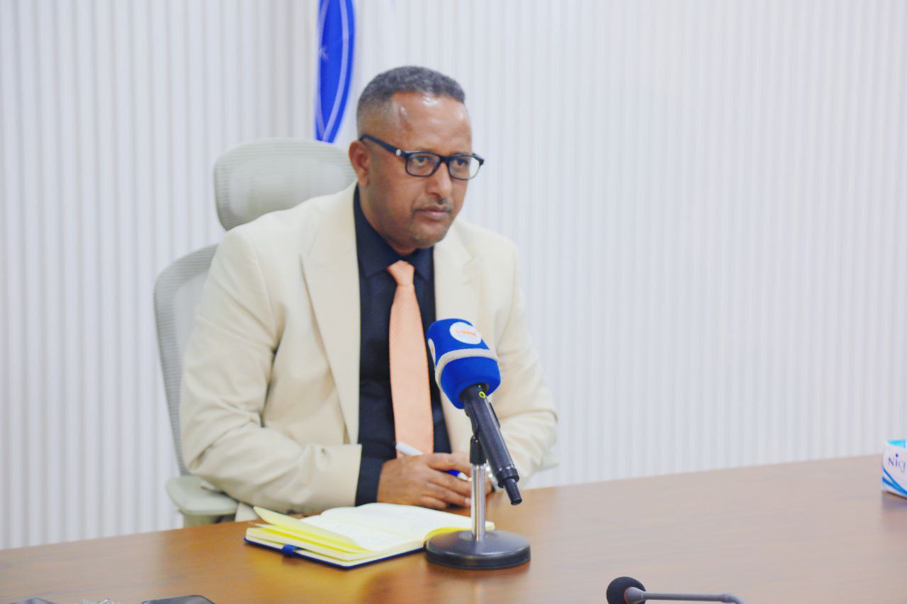 You are currently viewing በመዲናዋ ግብረ ሃይል ተቋቁሞ ወደ ስራ በመገባቱ ህጋዊ ንግድ ስርዓት ማስፈን መቻሉን አቶ ጃንጥራር አባይ ገለፁ
