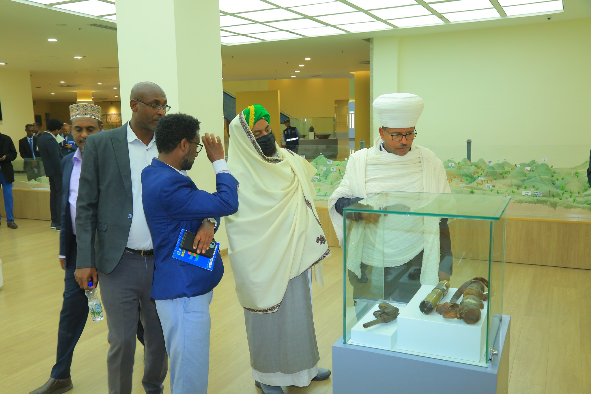 You are currently viewing ከትግራይ ክልል የመጡ የአገር ሽማግሌዎችና የሐይማኖት አባቶች የዓድዋ ድል መታሰቢያን ጎበኙ