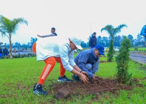 Read more about the article ምክትል ጠቅላይ ሚኒስትር ተመስገን ጥሩነህ በባህር ዳር ዓለም አቀፍ ስታዲየም አረንጓዴ አሻራቸዉን አኖሩ