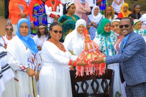 Read more about the article የጨፌ ኦሮሚያ ሴት አባላት የዓድዋ ድል መታሰቢያን ጎበኙ