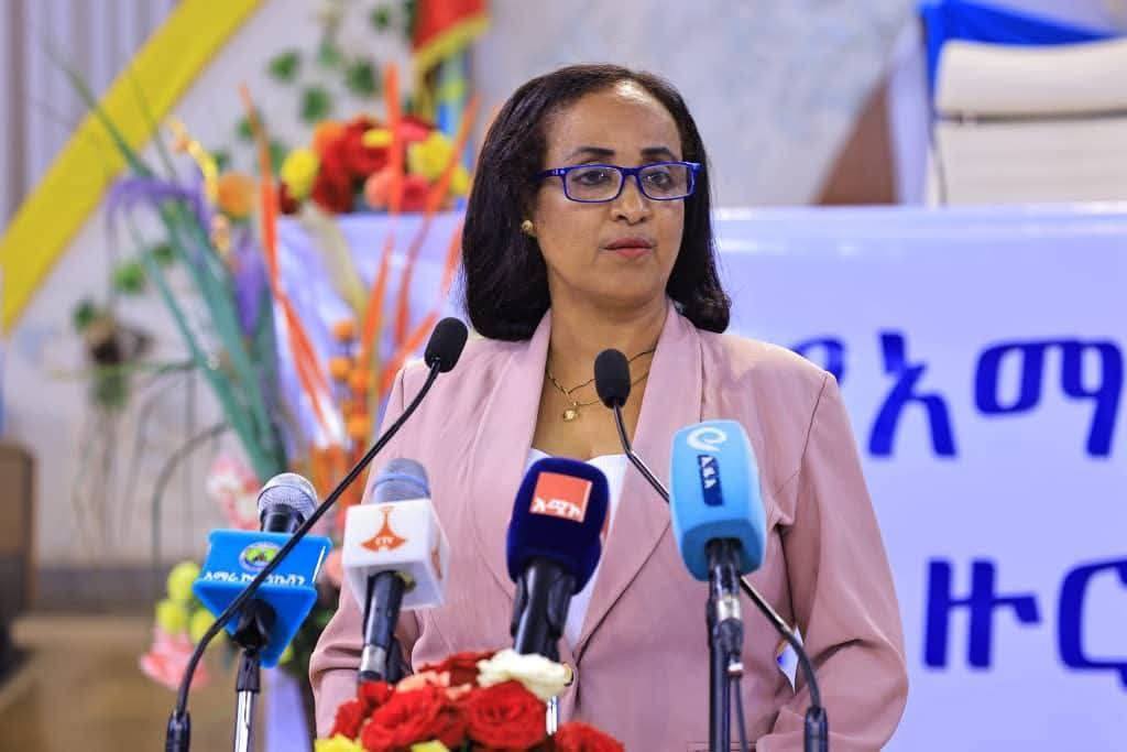 You are currently viewing በክልሉ የህግ የበላይነትን በማረጋገጥ ሰላምን በዘላቂነት ማስከበር የሚያስችሉ ተግባራት መከናወናቸውን አፈ-ጉባዔ ፋንቱ ተስፋዬ ገለጹ