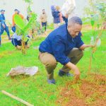 Read more about the article ምክትል ከንቲባ ጃንጥራር አባይ በካዛንቺስ የመልሶ ማልማት እና የኮሪደር ልማት ስራ የሚካሄደውን የአንድ ጀንበር የአረንጓዴ አሻራ መርሃግብር ግብር አስጀምረዋል