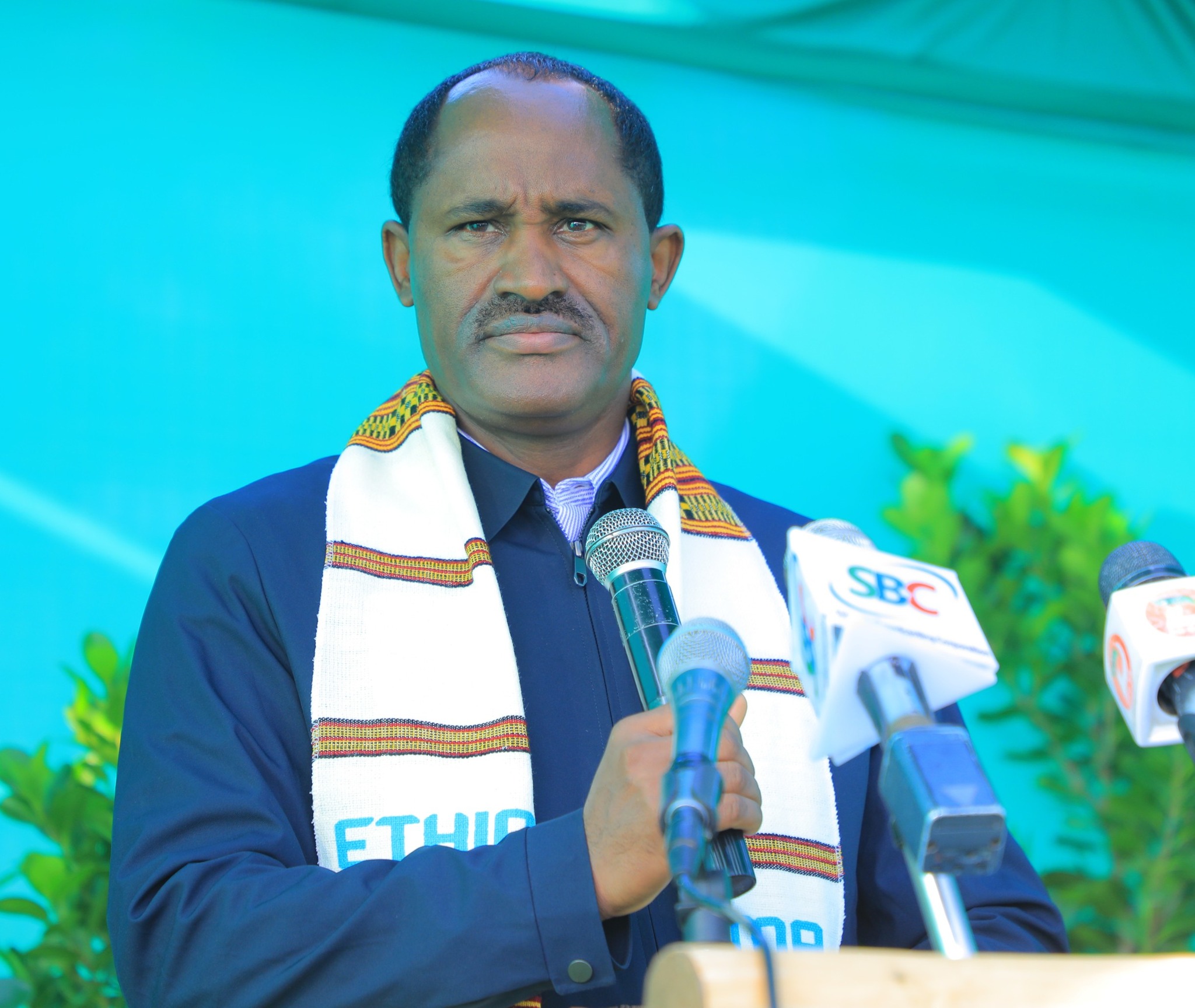 You are currently viewing የሚተከሉት ችግኞች ለትውልድ ተሻጋሪ ትሩፋትን የሚያስገኙ መሆናቸውን የሲዳማ ክልል ርዕሰ መስተዳድር አቶ ደስታ ሌዳሞ ገለጹ