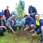 Read more about the article የብልፅግና ፓርቲ ዋና ጽ/ቤት እና የአዲስ አበባ ብልፅግና ቅ/ጽ/ቤት ከፍተኛ አመራሮችና ሰራተኞች የአረንጓዴ አሻራቸውን አኑረዋል