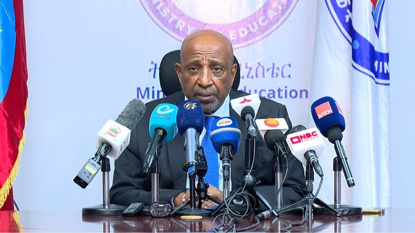 You are currently viewing በ12ኛ ክፍል ሀገር አቀፍ ፈተና 134 ሺህ ተማሪዎች በበይነ መረብ መፈተናቸውን የትምህርት ሚኒስቴር አስታወቀ