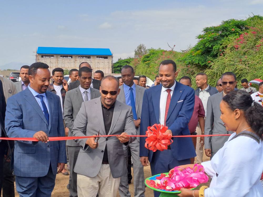 Read more about the article በአዳማ ከተማ ግንባታቸው የተጠናቀቁ የተለያዩ የመሰረተ ልማት ፕሮጀክቶች ተመረቁ
