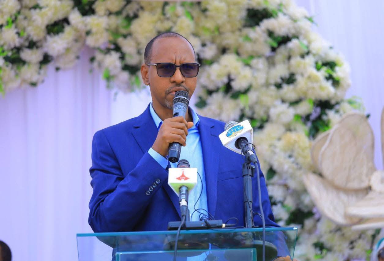 You are currently viewing አቶ አደም ፋራህ በሐረሪ ክልል በዘጠኝ ወረዳዎች የተገነቡ የፓርቲ ጽሕፈት ቤቶችን መርቀዋል