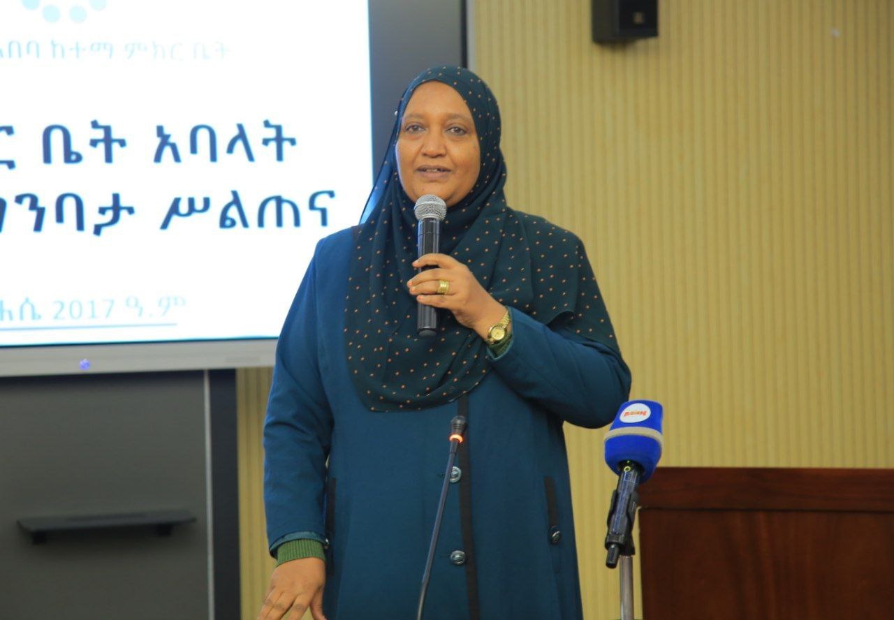 You are currently viewing የምክር ቤት አባላት በህዝብና መንግስት መካከል መዳደላድልን በመፍጠር ረገድ ትልቅ ሚና መጫወታቸውን አፈ-ጉባኤ ቡዜና አልከድር ገለፁ