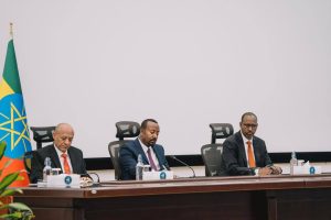 Read more about the article የብልፅግና ፓርቲ ምክር ቤት ከሐምሌ 30 እስከ ነሐሴ 02 ቀን 2017 ዓ.ም በተለያዩ ጉዳዮች ላይ ውይይት አድርጎ መግለጫ አውጥቷል። የመግለጫው ሙሉ ቃል እንደሚከተለው ቀርቧል ፡-