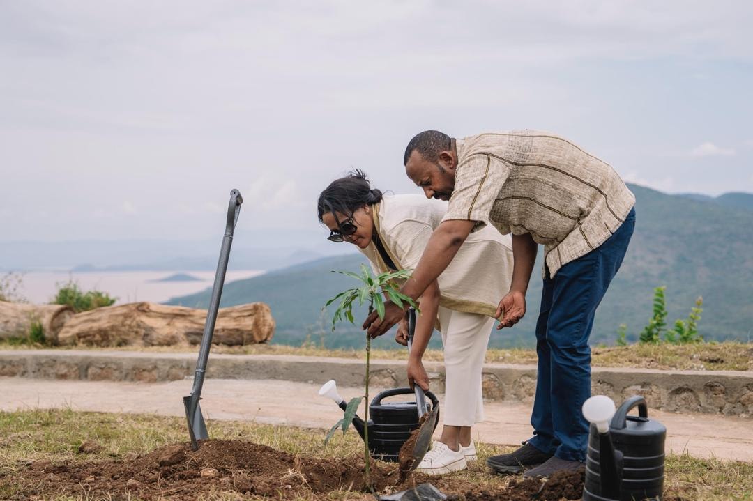 You are currently viewing ከአዲስ አበባ ውጪ ባሉ ብዙ ከተሞች ያየናቸው መሻሻሎች የተለያዩ አማራጮች እንዳሉን የሚያሳዩ ናቸው ሲሉ ጠቅላይ ሚኒስትር ዐቢይ አሕመድ (ዶ/ር ) ገለፁ