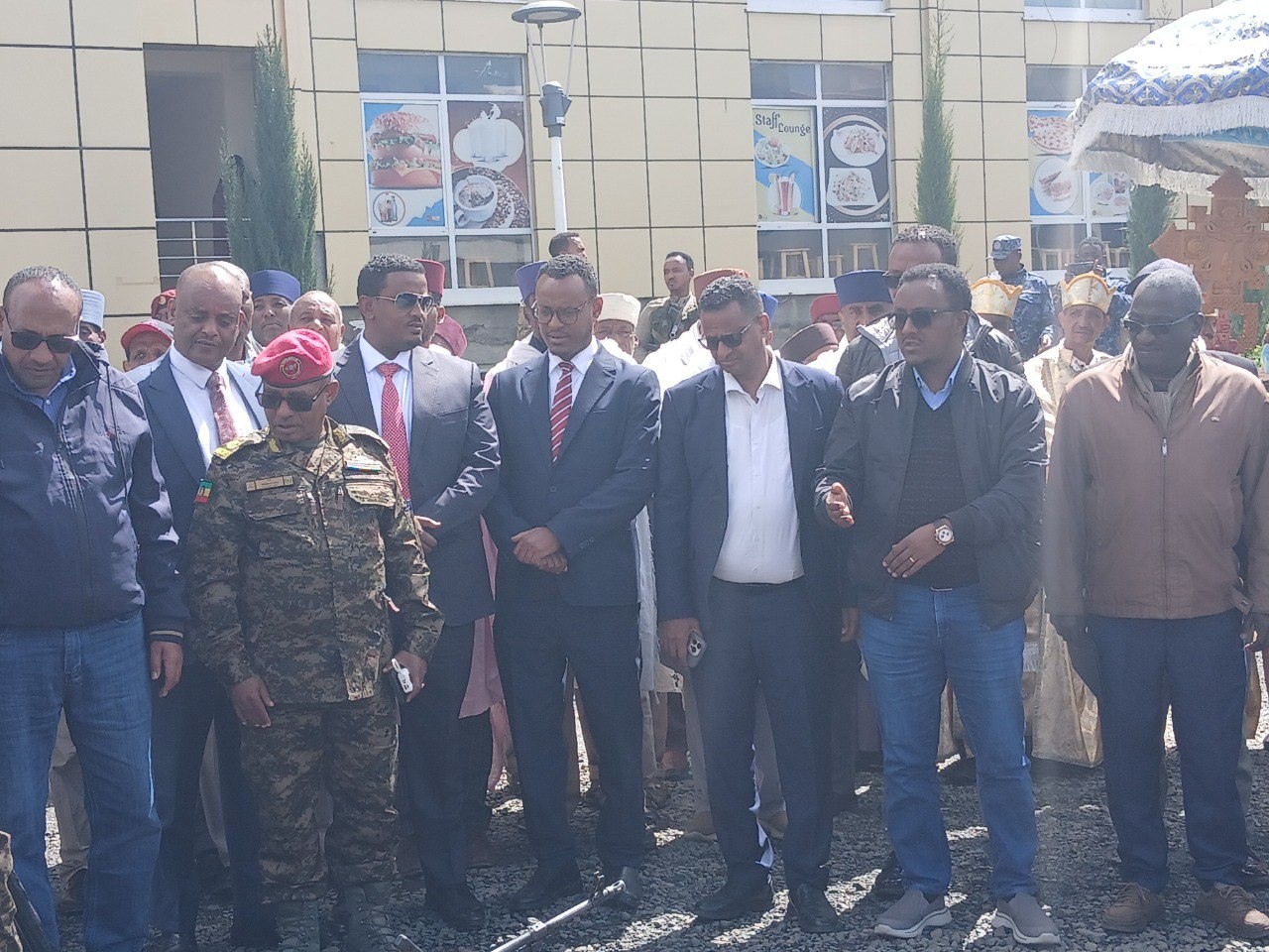 You are currently viewing የታጠቁ ኃይሎች የሰላም አማራጭን ተቀብለው ወደ ማህበረሰባቸው እንዲቀላቀሉ መንግስት በትኩረት እየሰራ መሆኑን የመንግስት ኮሙኒኬሽን አገልግሎት አስታወቀ
