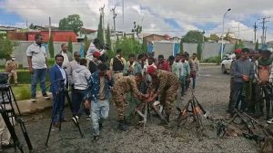 Read more about the article ሰላማዊ አማራጭን የተከተሉና የሠለጠነውን መንገድ ለመሞከር የቆረጡ ታጣቂዎች ወደ ተሐድሶ ማዕከላት እየገቡ መሆኑን ምክትል ጠቅላይ ሚኒስትር አቶ ተመስገን ጥሩነህ ገለጹ