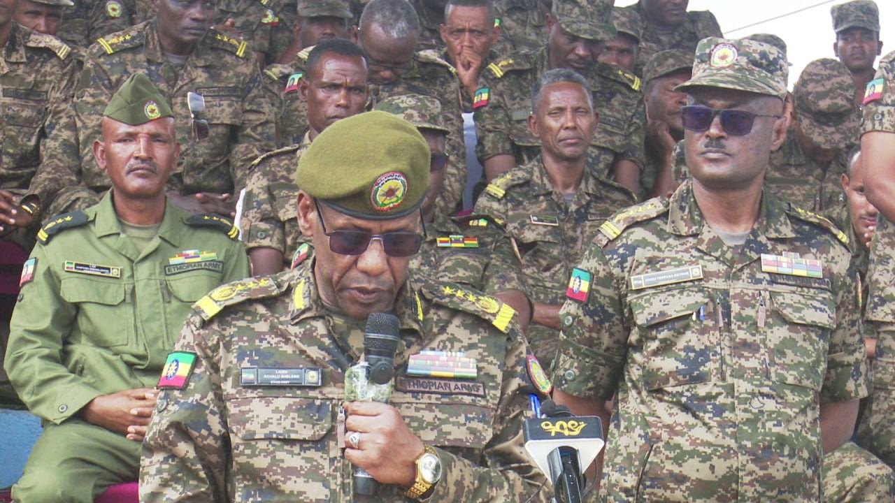You are currently viewing ሠራዊቱ የአገር ሉአላዊነትና ዘላቂ ሰላምን በአስተማማኝ መልኩ የመጠበቅ ተልዕኮውን አጠናክሮ መቀጠሉን ሌተናል ጀነራል ሃጫሉ ሸለመ ገለጹ