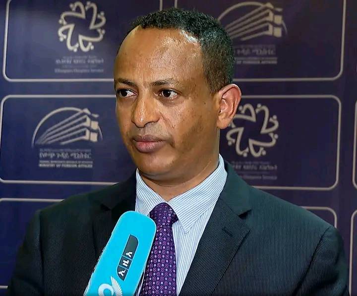 You are currently viewing የውጭ ምንዛሬ ስርዓቱ በገበያ እንዲመራ መደረጉ ከባንክ ውጪ የሚላከውን ገንዘብ እያስቀረ ነው