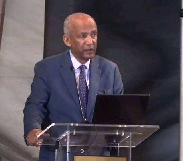You are currently viewing ኢትዮጵያዊያን ለዘመናት ባለመግባባታችን ከታናናሾቻችን በታች ሆነናል ሲሉ ዋና ኮሚሽር መስፍን ዓርዓያ (ፕሮፌሰር) ገለጹ