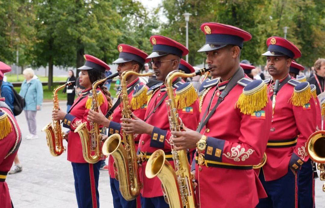 You are currently viewing በሩሲያ ሞስኮ በተዘጋጀው የማርችንግ ባንድ ፌስቲቫል ላይ ለተሳተፈው የኢትዮጵያ መከላከያ ማርችንግ ባንድ ቡድን አቀባበል ተደረገ