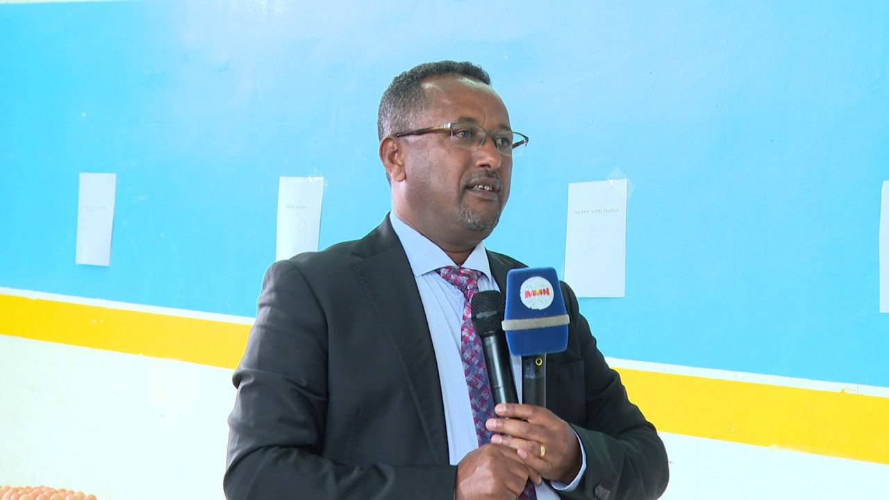 You are currently viewing የአዲስ አበባ ከተማ የምክትል ከንቲባ ቢሮ አዲስ ዓመትን ምክንያት በማድረግ ለሰራተኞቹ ማዕድ አጋራ