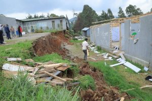 Read more about the article በአዲስ አበባ ከተማ ልዩ ስሙ ሚኪሊላንድ ኮንደምንየም ተብሎ በሚጠራው እና በአካባቢው ያጋጠመ የመሬት መሰንጠቅ ነዋሪዎችን የአደጋ ስጋት ላይ እንዳይጥል የተለያዩ የቅድመ ጥንቃቄ ስራዎች እየተሰሩ መሆኑ ተገለፀ