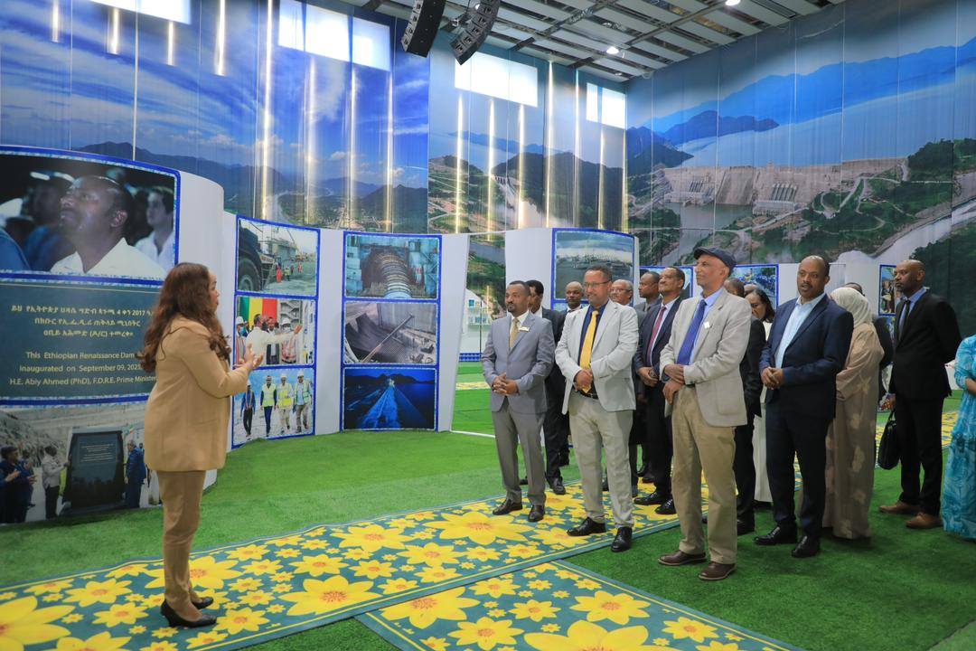 You are currently viewing ከንቲባ አዳነች አቤቤ የታላቁ ህዳሴ ግድብን የ14 ዓመት ጉዞ የሚያሳይ የፎቶ፣ የስዕል እና በአባይ ዙሪያ የተፃፉ መፃህፍት አውደ ርዕይ እና ፓናል ውይይት መካሄዱን ገለፁ