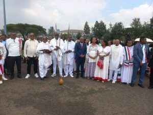 Read more about the article የ”ጋሪ- ዎሮ” በዓል ለማህበራዊ መስተጋብር መጠናከር ጉልህ ሚና ይጫወታል ሲሉ የባህልና ስፖርት ሚኒስትር ዴኤታ ረዳት ፕሮፌሰር ነቢዩ ባዬ ገለጹ