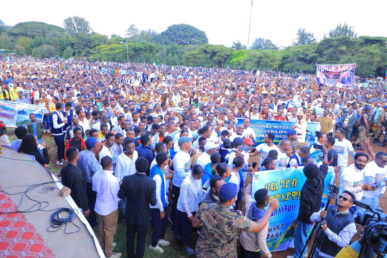 You are currently viewing የሕዳሴው ግድብ በህብረት ከቆምን ግዙፍ ፕሮጀክቶችን በራስ አቅም ማሳካት እንደምንችል ያሳየንበት ነው ሲሉ ርዕሰ መስተዳድር ደስታ ሌዳሞ ተናገሩ