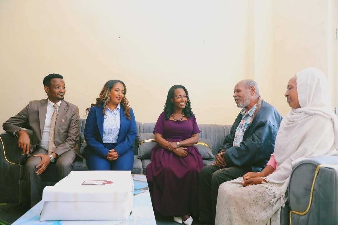 You are currently viewing ከንቲባ አዳነች አቤቤ በአቃቂ ቃሊቲ ክፍለ ከተማ የተገነቡ ቤቶችን ቅድሚያ ለሚገባቸው የህብረተሰብ ክፍሎች ማስተላለፋቸውን ገለጹ