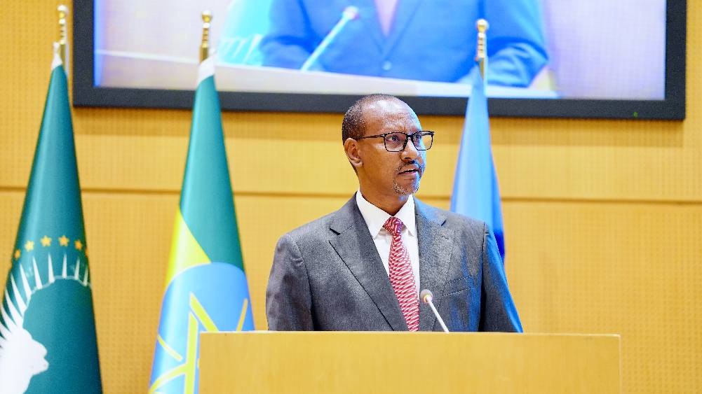 You are currently viewing ኢትዮጵያ ዘላቂ እና የማይበገር የጤና ስርዓት ለመገንባት ያለመ ህዝብን ያማከለ የጤና አገልግሎት አቅርቦትን ተግባራዊ እያደረገች መሆኑን አቶ አደም ፋራህ ገለፁ