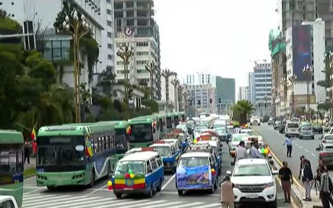 You are currently viewing የአዲስ አበባ ከተማ ነዋሪዎች ታላቁ የኢትዮጵያ ህዳሴ ግድብ በርካታ ዉጣ ዉረዶችን አልፎ በመመረቁ ደስታቸዉን እየገለጹ ነዉ